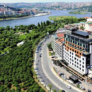 מלון Moevenpick Golden Horn