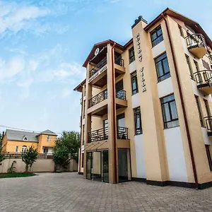 Hotel Holiday Villa מלון